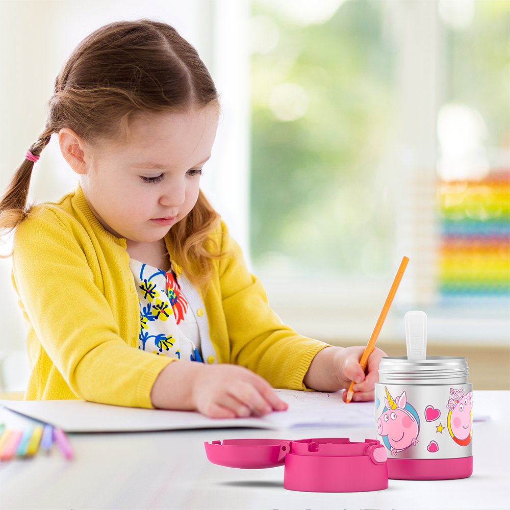 F3102PA_PeppaPig_FoodJar_Lifestyle_PDP_8e82a6d4-ddc6-47fc-bd8d-c19e020b5252.png